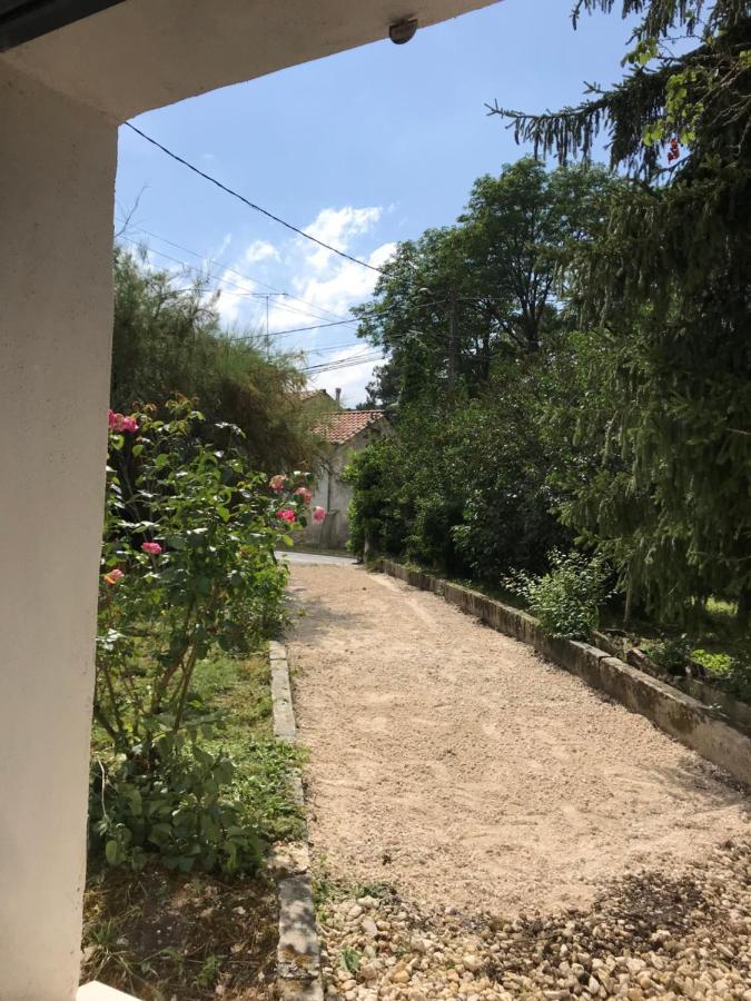 Hébergement de vacances Maison Avec Jardin Dans Village *
